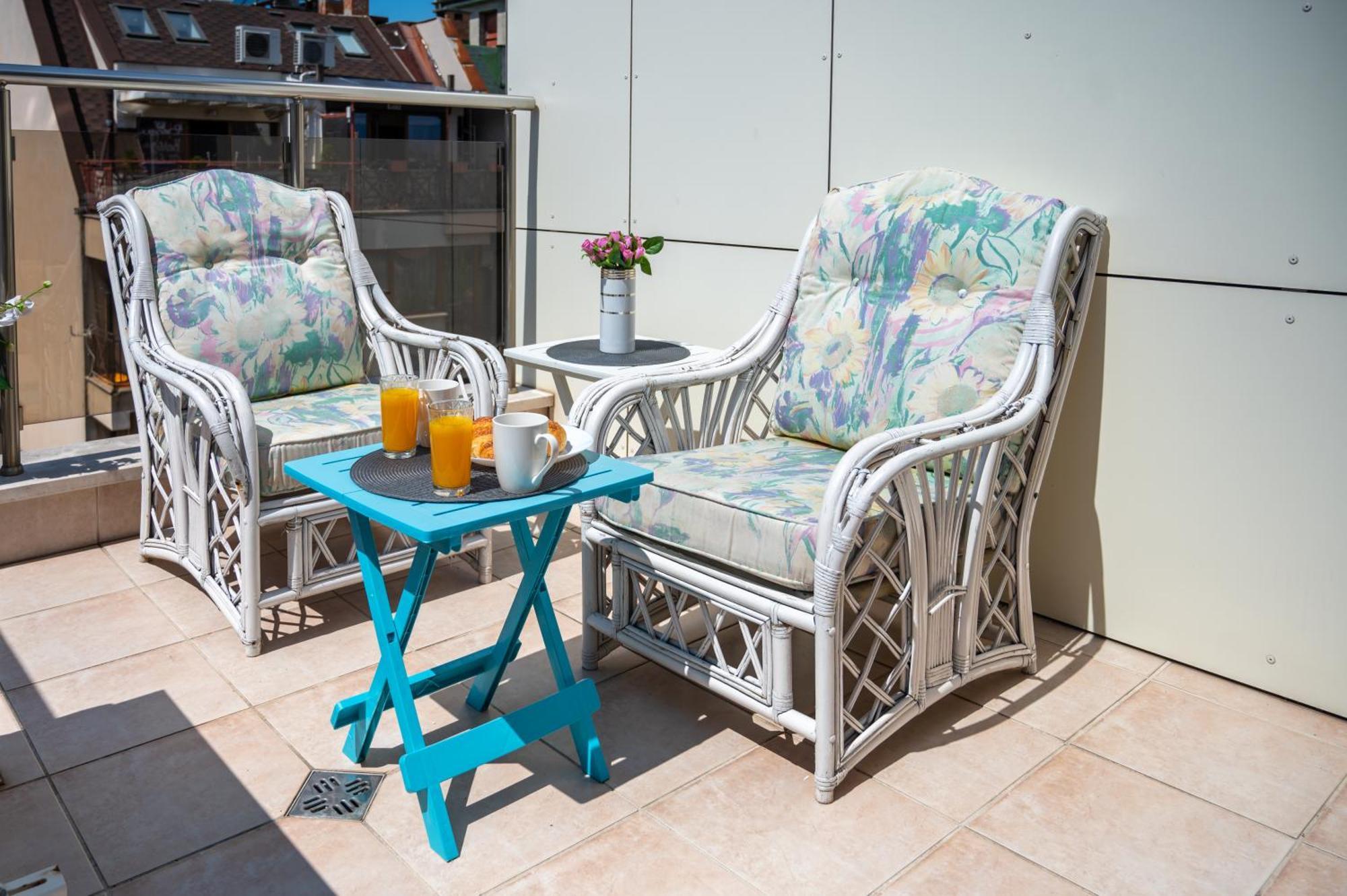 Colorful Studio With Balcony - Free Parking Apartment Sofia Exterior photo